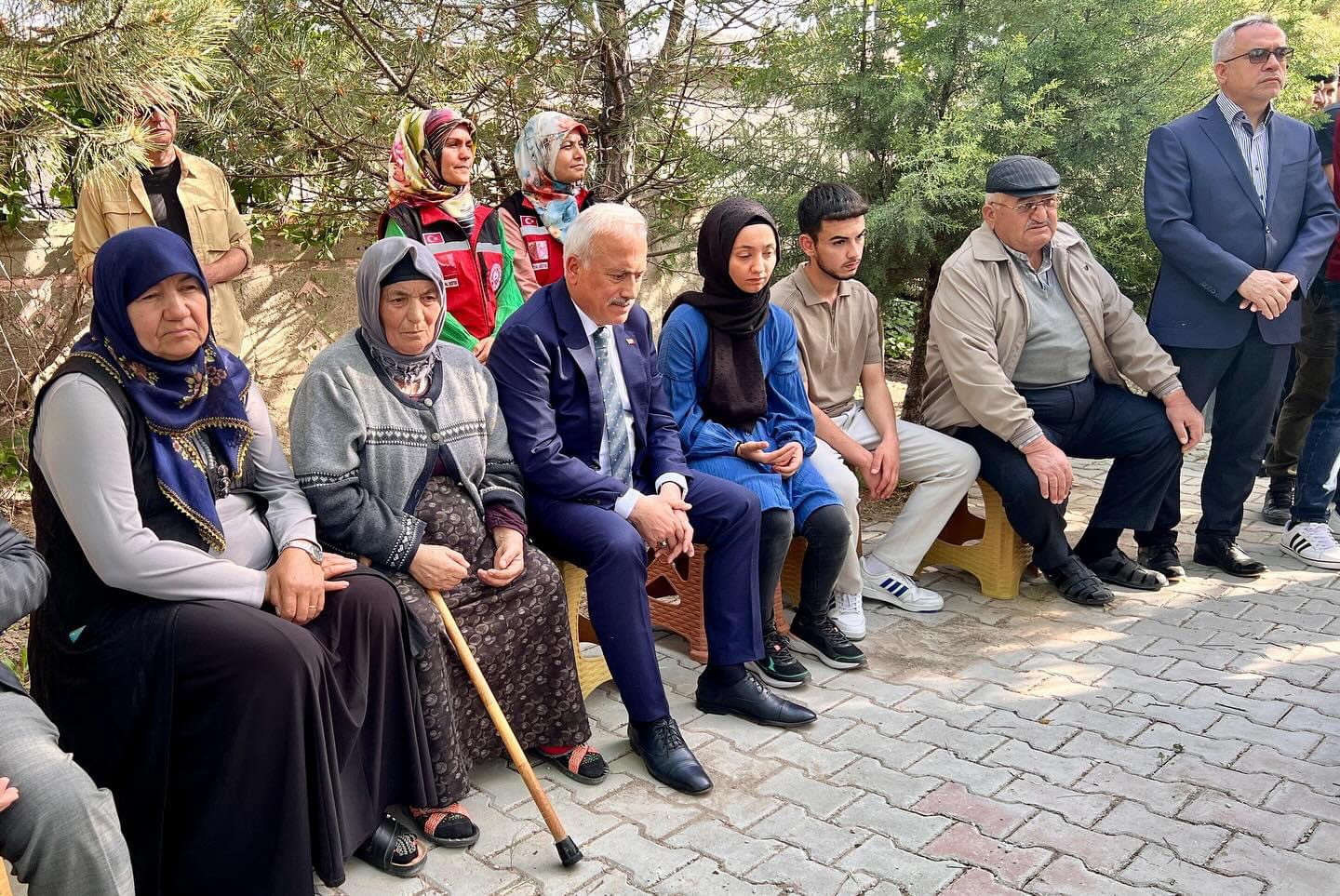 Aksaray Valisinden Şehit Babasına Son Görev: Duygusal Vedada!