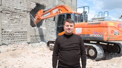 Başkan Dinçer’den kentsel dönüşüm atağı: Aksaray’da yıkımlar tekrar başladı.