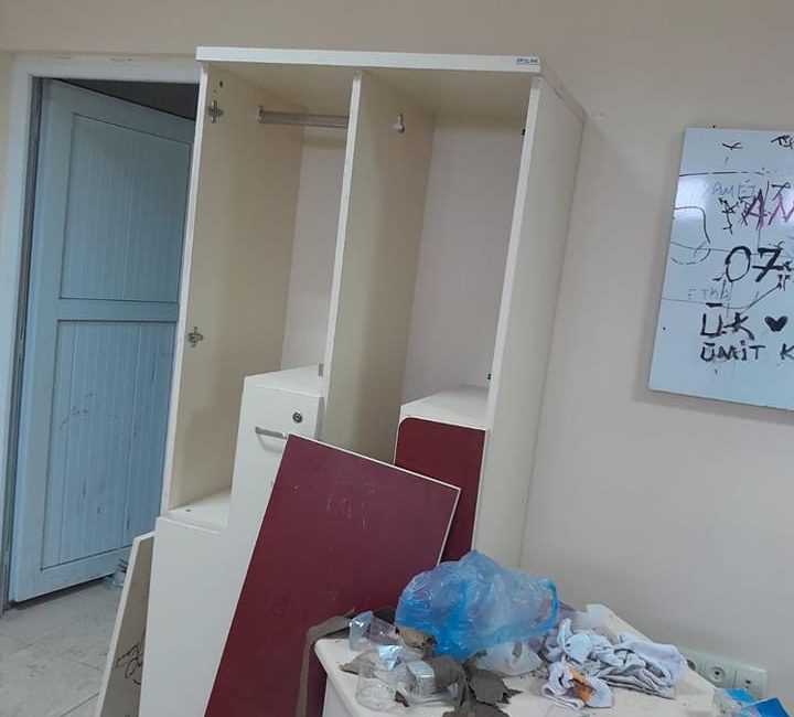 Kadınlar futbol maçında şok olaylar: Saha içinde kavga ettiler, soyunma