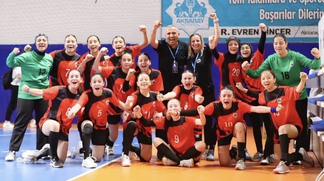 Aksaray Belediyespor Finalde; Finalde Rakip