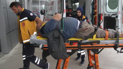 Beyşehir ilçesinde merdivenden düşen kişi, yaralandı. İçerişehir Mahallesi’ndeki Beyşehir hayvan pazarında çay