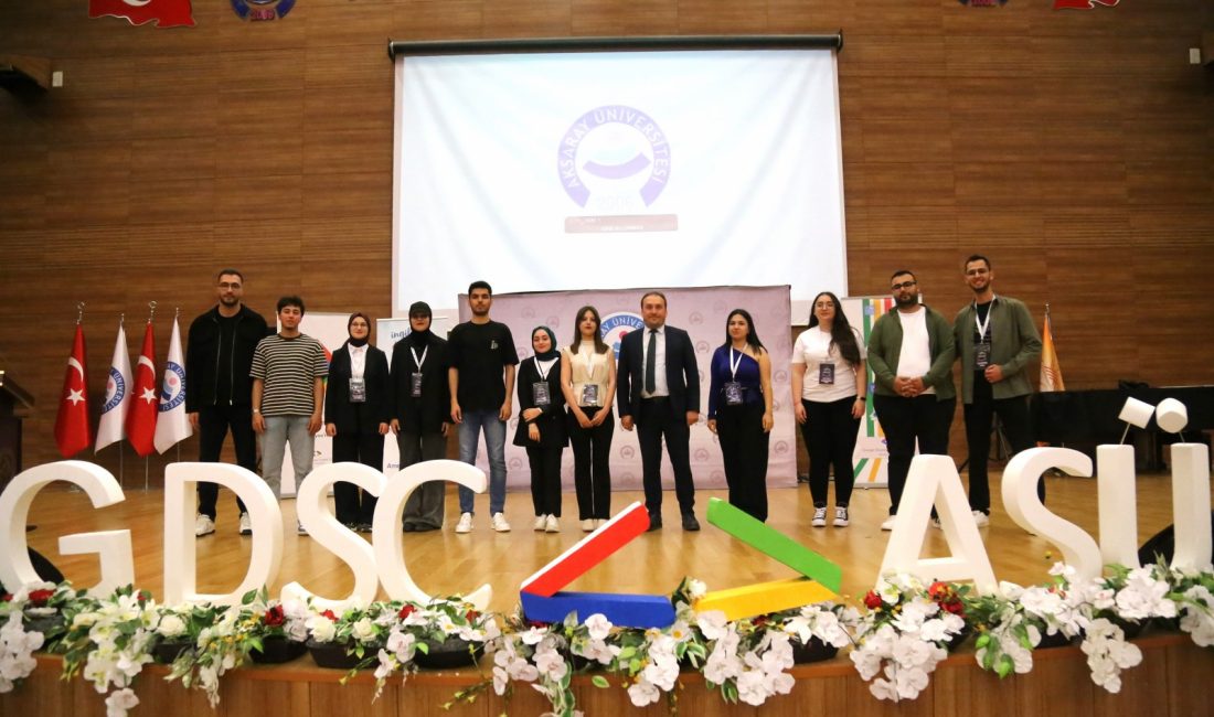 Aksaray Üniversitesi (ASÜ) öğrencileri,