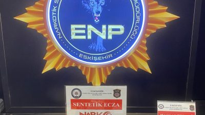 Eskişehir’de düzenlenen uyuşturucu operasyonunda gözaltına alınan 2 zanlı tutuklandı. İl