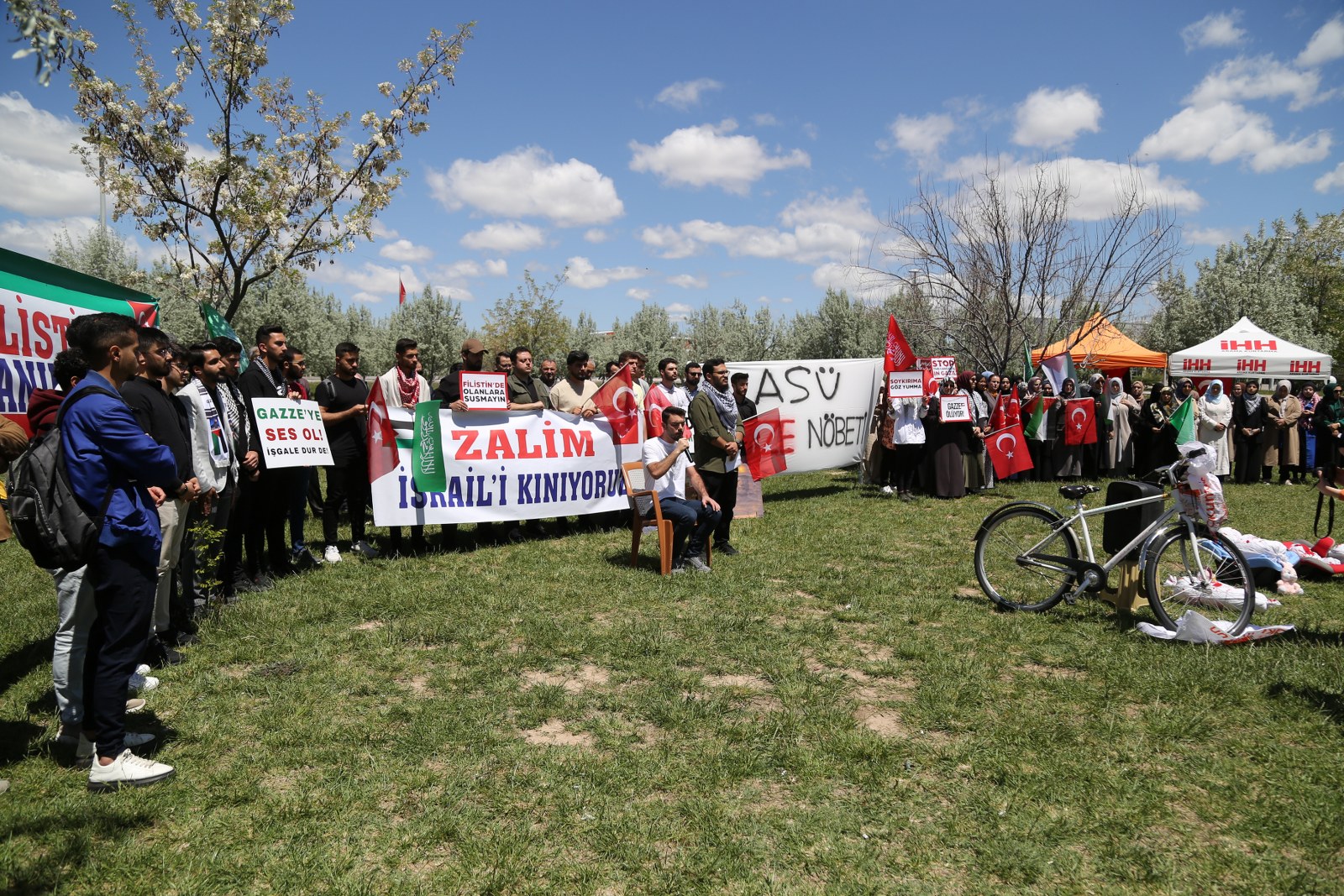 ASÜ öğrencileri Gazze nöbetine başladı