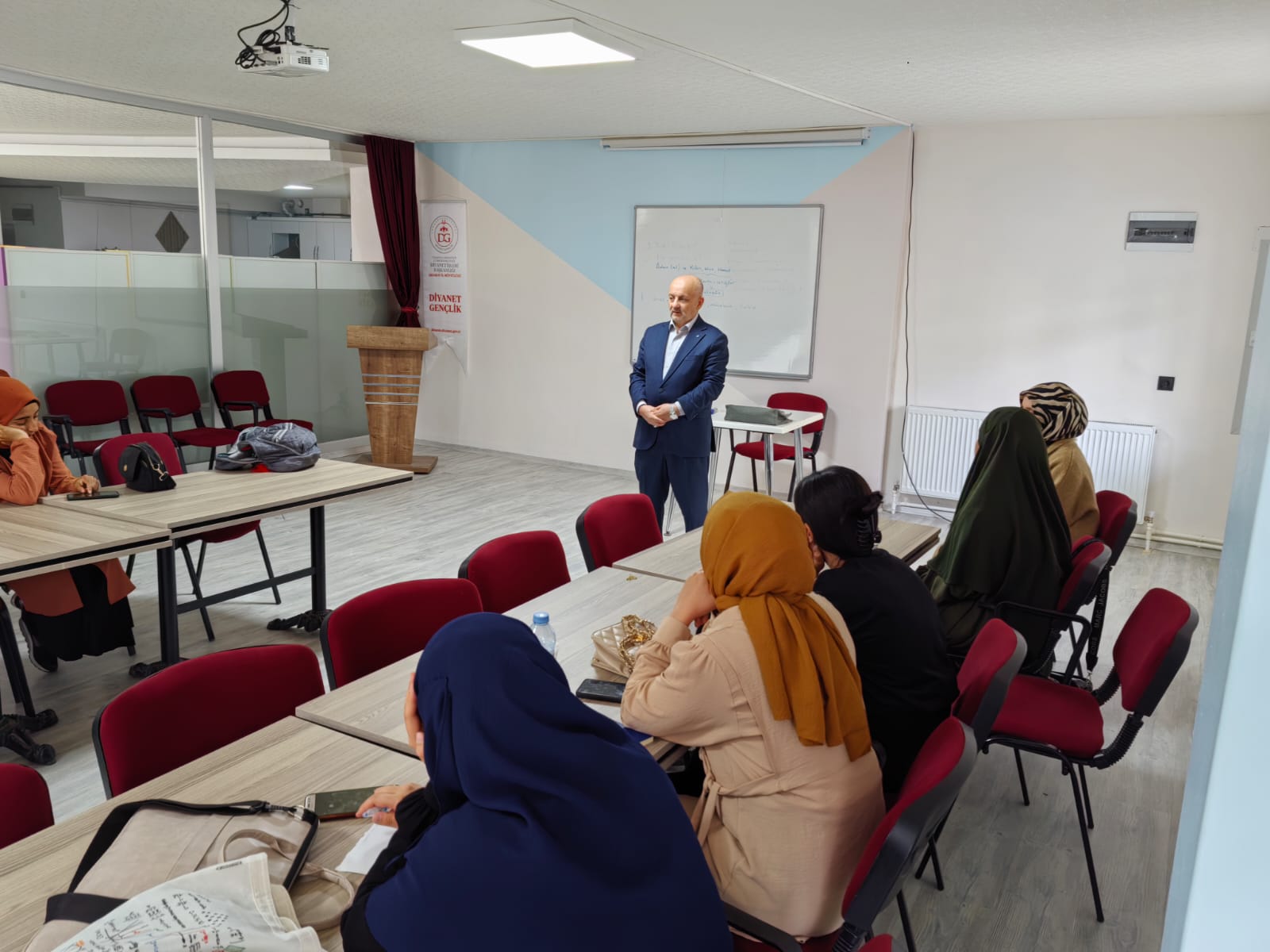 Aksaray’da Gençlik Buluşması: Müftü Işıldar Üniversiteli Gençlerle Karakter İnşası Üzerine Konuştu!