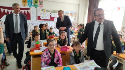 Aksaray İl Milli Eğitim Müdürü Metin Alpaslan, okul ziyaretlerine devam