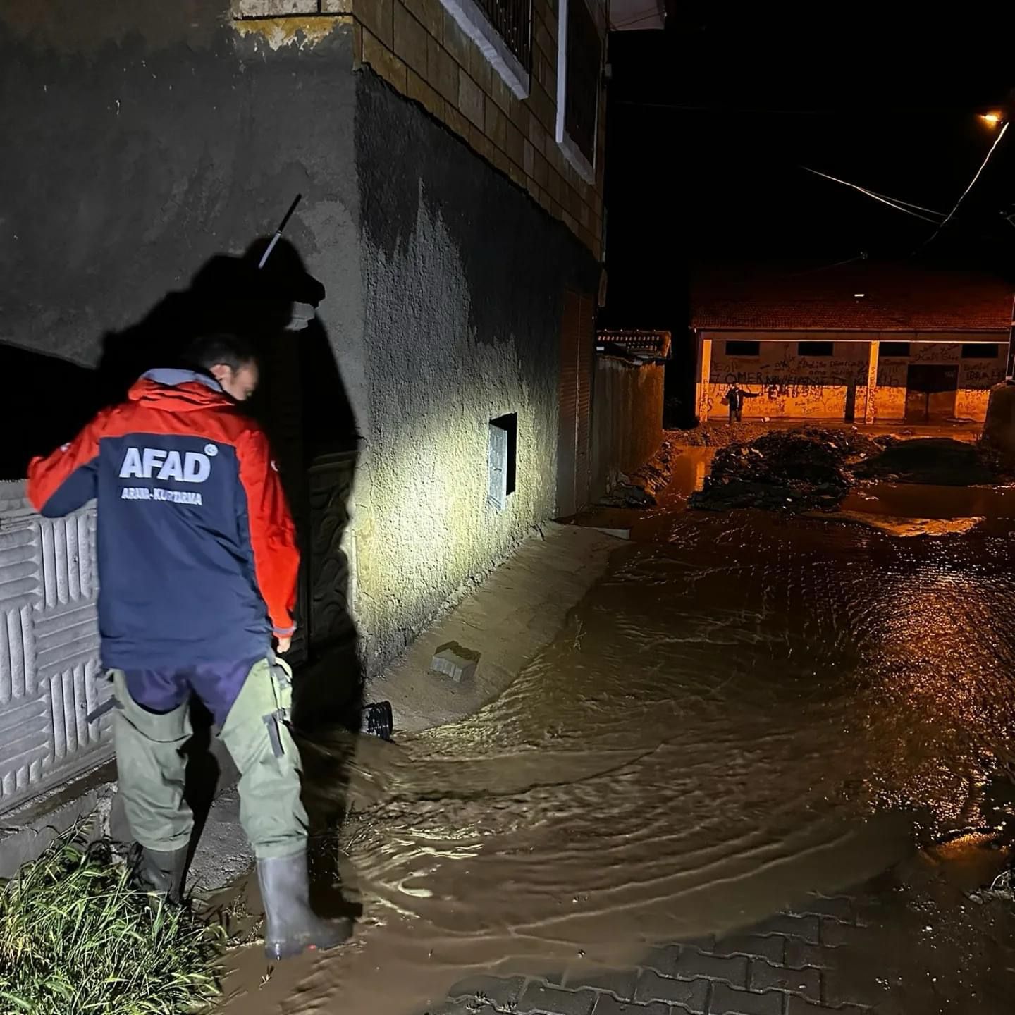 Aksaray’da Şiddetli Yağış Su Baskınlarına Yol Açtı!