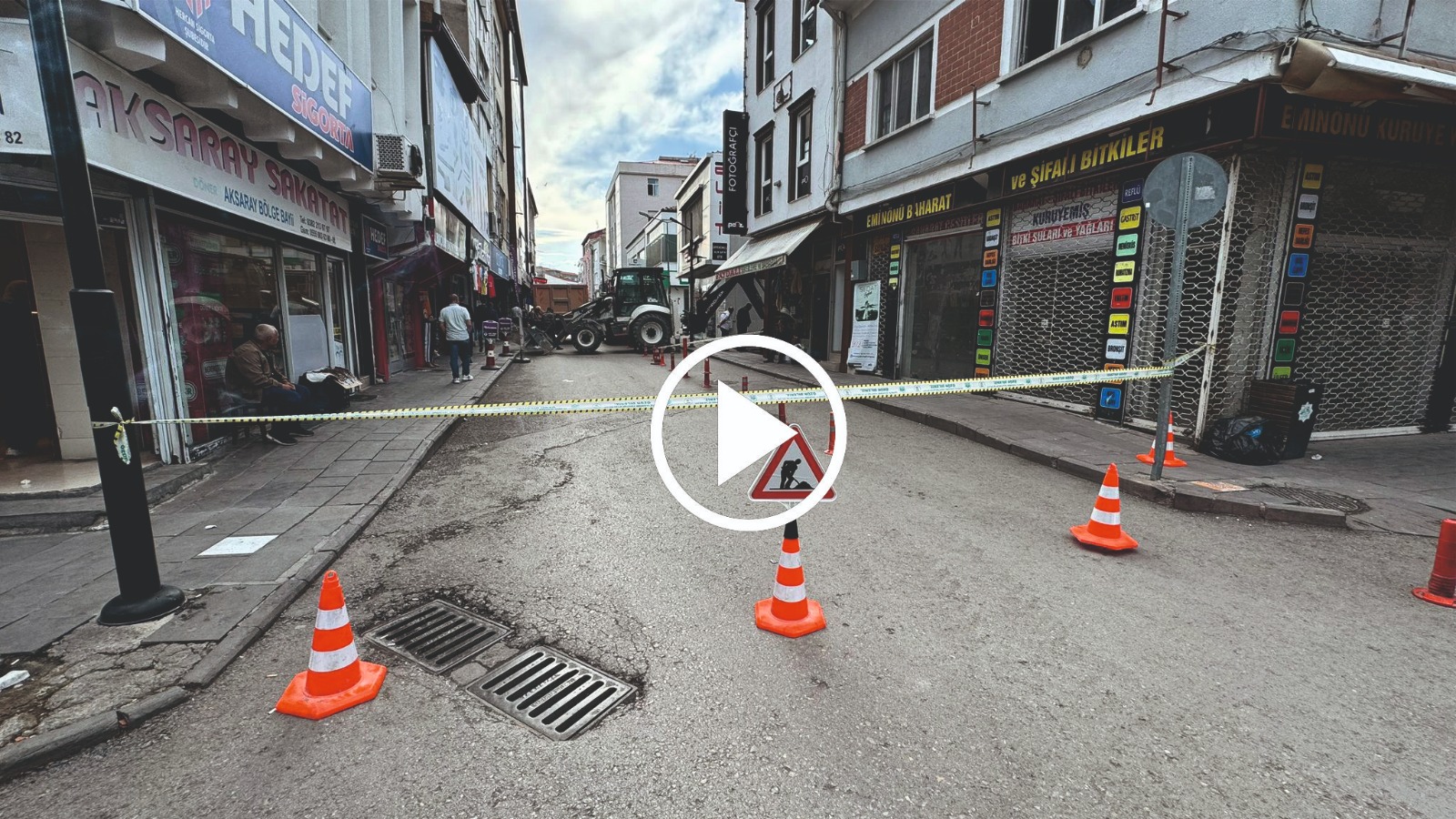 Aksaray’da Hükümet Caddesi Trafiğe Kapandı: Su Arızası Ekipleri Harekete Geçti!