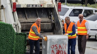 Taşpınar Belediye Başkanı İsmail Yılmaz belediye personelleri ile birlikte örnek