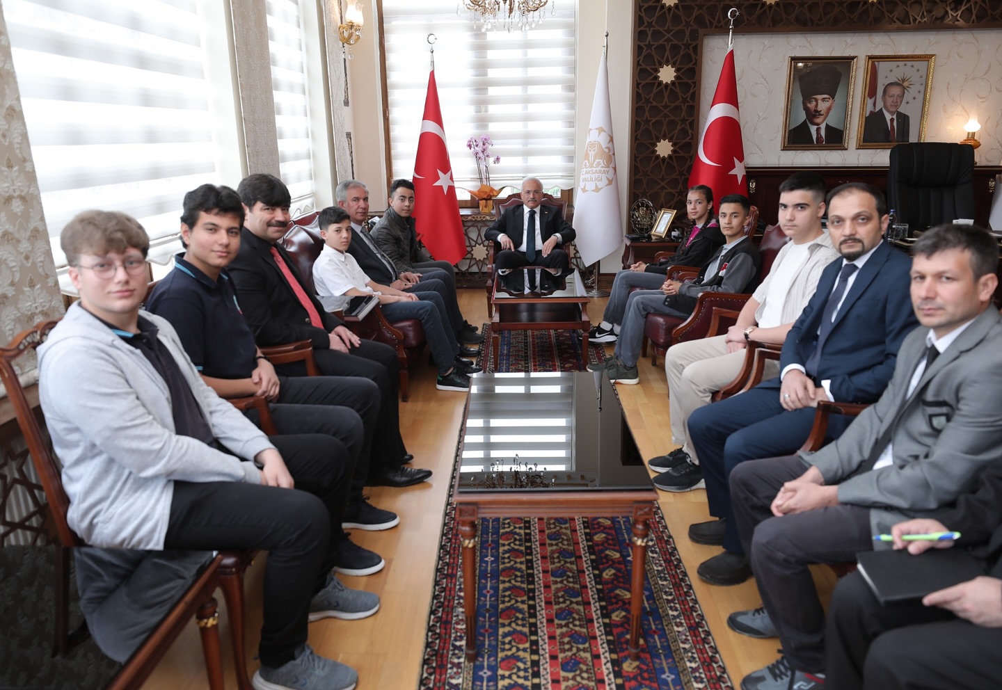 Aksaraylı Genç Beyinler Valiye Teşekkür Ziyareti: TÜBİTAK Türkiye Finallerine Hazır!