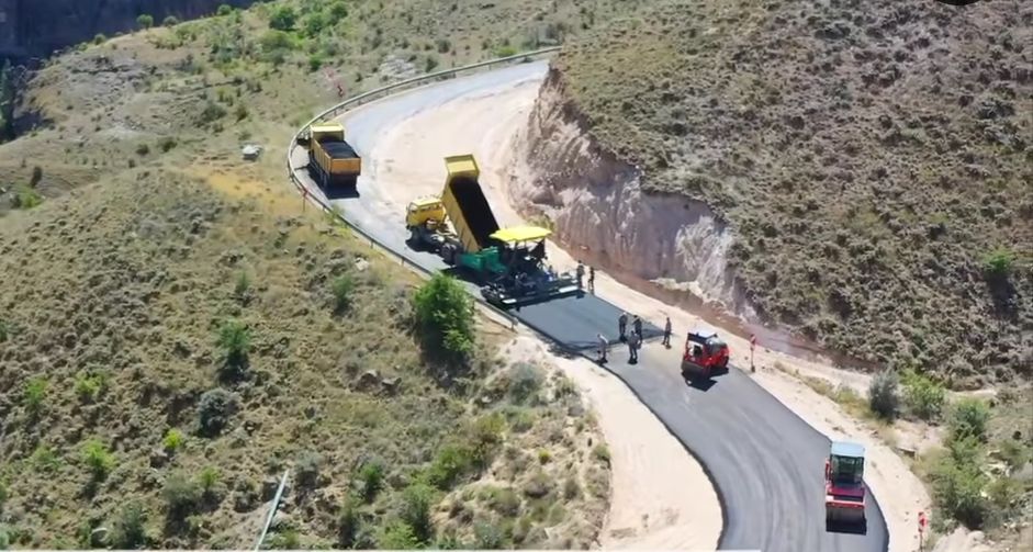 Aksaray’da Turizm bölgelerinde konforlu ulaşım İçin asfalt atağı!