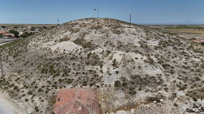 Aksaray’ın Eskil ilçesindeki tarihi höyük, kaçak kazıların hedefi olduktan sonra