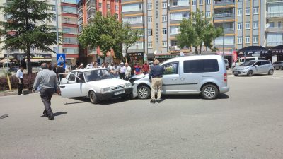 Konya’nın Kulu ile Seydişehir ilçelerinde meydana gelen trafik kazalarında 4