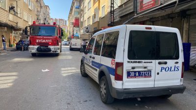 Kayseri’nin merkez Melikgazi ilçesinde 4 katlı binanın 1. katında çıkan