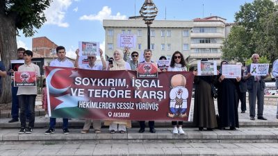 Aksaray Üniversitesi tıp fakültesi öğrencilerinin katılmış olduğu, Ulu Cami önünde