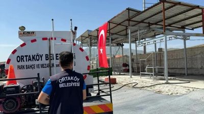 Ortaköy Belediye Başkanı Ahmet Koyuncu, Kurban Bayramı öncesinde ilçede insan,