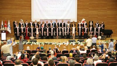Aksaray Üniversitesi (ASÜ) Tıp Fakültesinde ikinci dönem mezunlar için tören