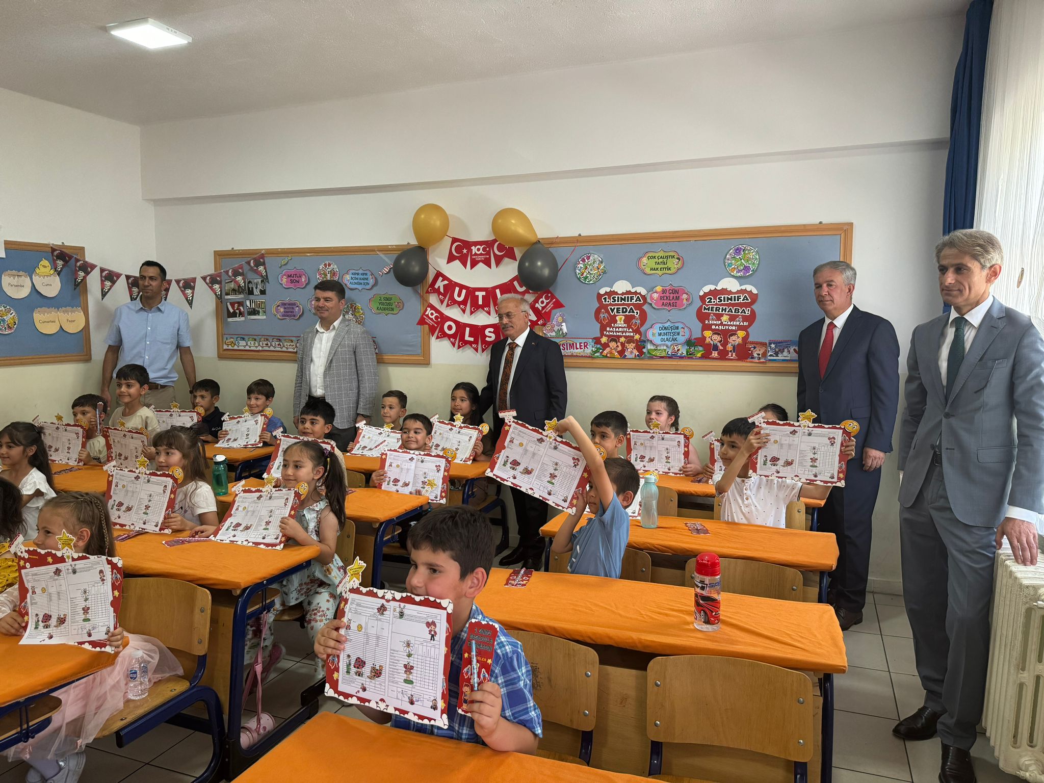 Aksaray’da karne heyecanı yaşanıyor; 94 bin öğrenci karne alıyor