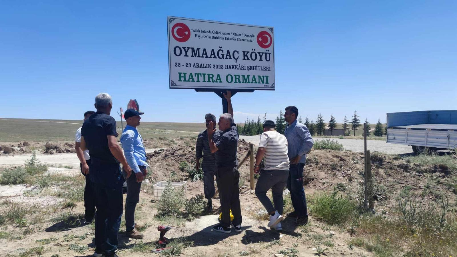 Oymaağaç Köy halkından anlamlı etkinlik; 4000 fidan şehirler için toprakla buluştu