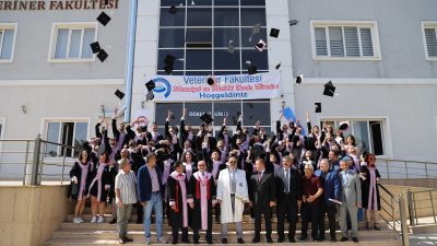 Aksaray Üniversitesi Veteriner Fakültesi'nde 43 veteriner hekim adayı mezuniyet sevinci