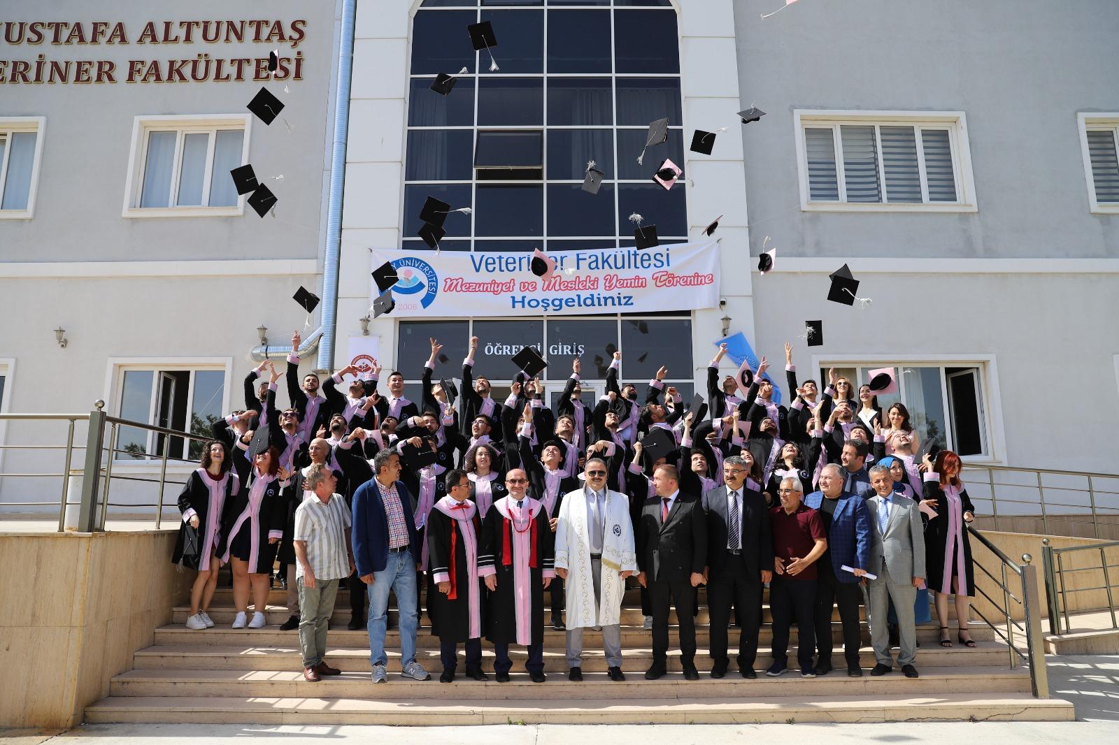 Aksaray Veteriner Fakültesi Mezuniyet Töreni: 43 Hekim mezun oldu!