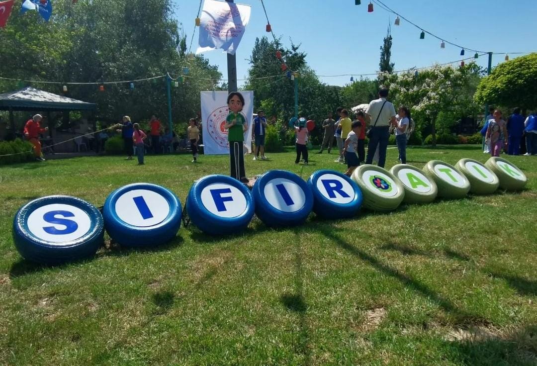 Aksaray’da gönüllü gençler, çocuklara çevre bilinci aşıladı