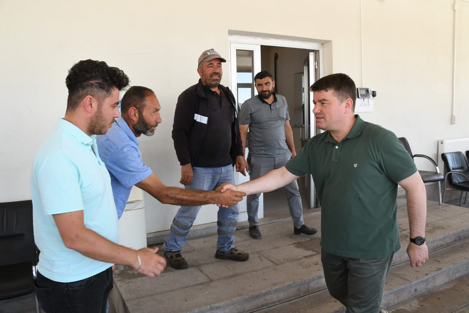 Başkan Dinçer Aksaray’ın çalışkan elleriyle meydan okuyor!