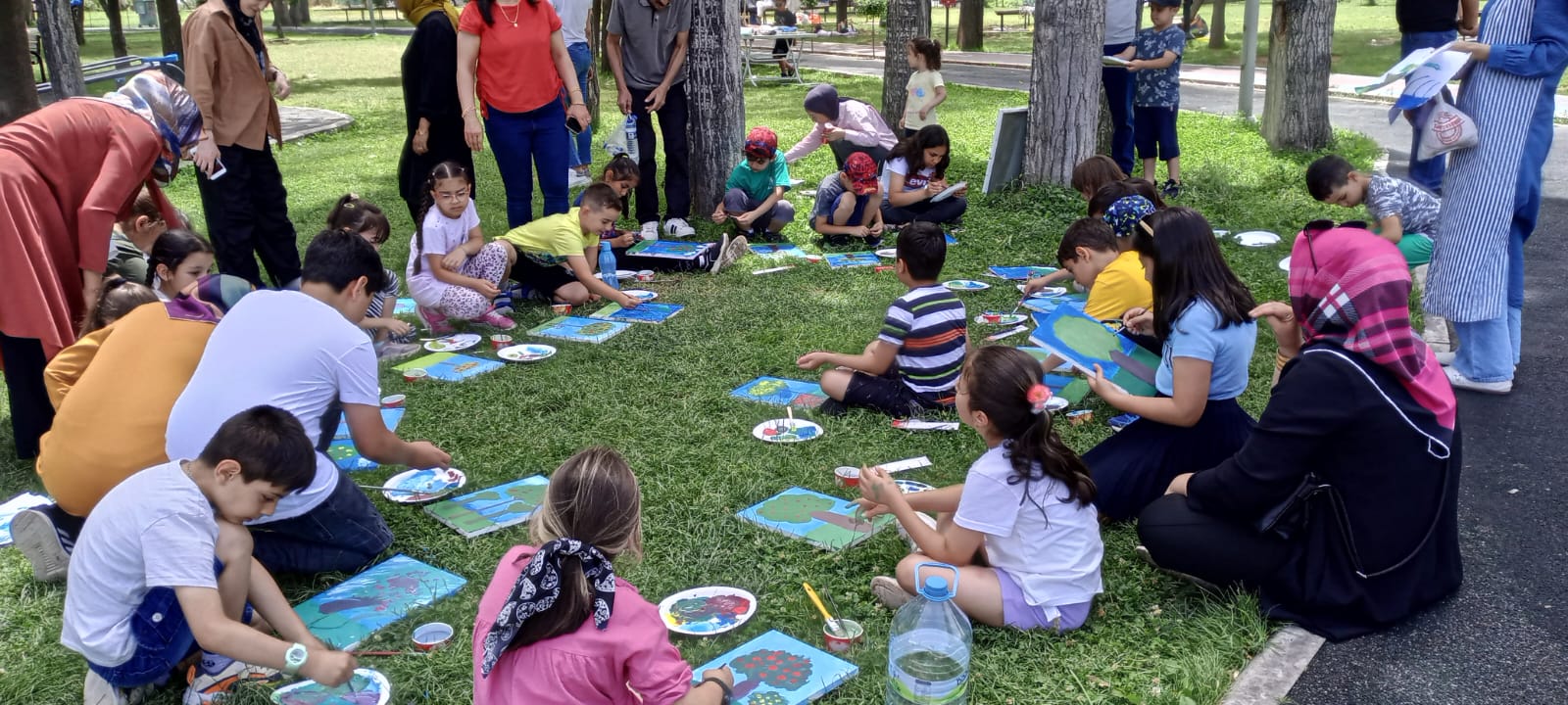 Emlak Kredi İlkokulu Öğrencileri Kılıçaslan Parkı’nda Sanat ve Doğa Etkinliği Düzenledi