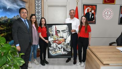 Aksaray İl Milli Eğitim Müdürü Metin Alpaslan’a liseli öğrenciler anlamlı