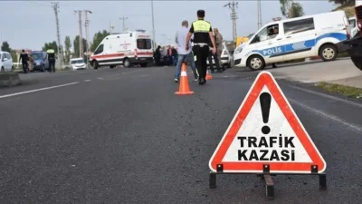 Konya'nın Çumra ilçesinde minibüsün devrilmesi sonucu bir çocuk hayatını kaybetti,