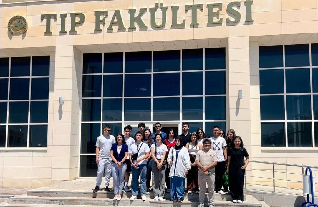 Aksaray Üniversitesi Tıp Fakültesi Öğrencilerinden Liselilere Tanıtım Gezisi