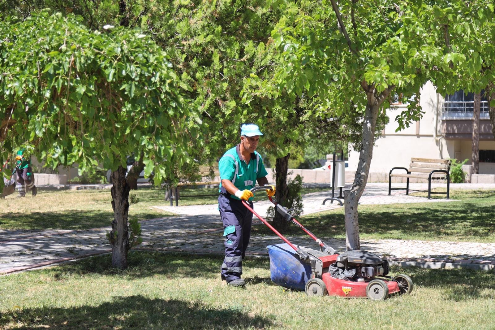 Yeşil Alanlar Yeniden Canlanıyor: Aksaray’da Parklar Modernize Ediliyor!