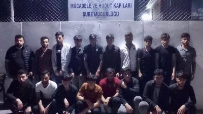 Konya'da göçmen kaçakçılığı operasyonunda, bir evden 17 düzensiz göçmen çıktı.