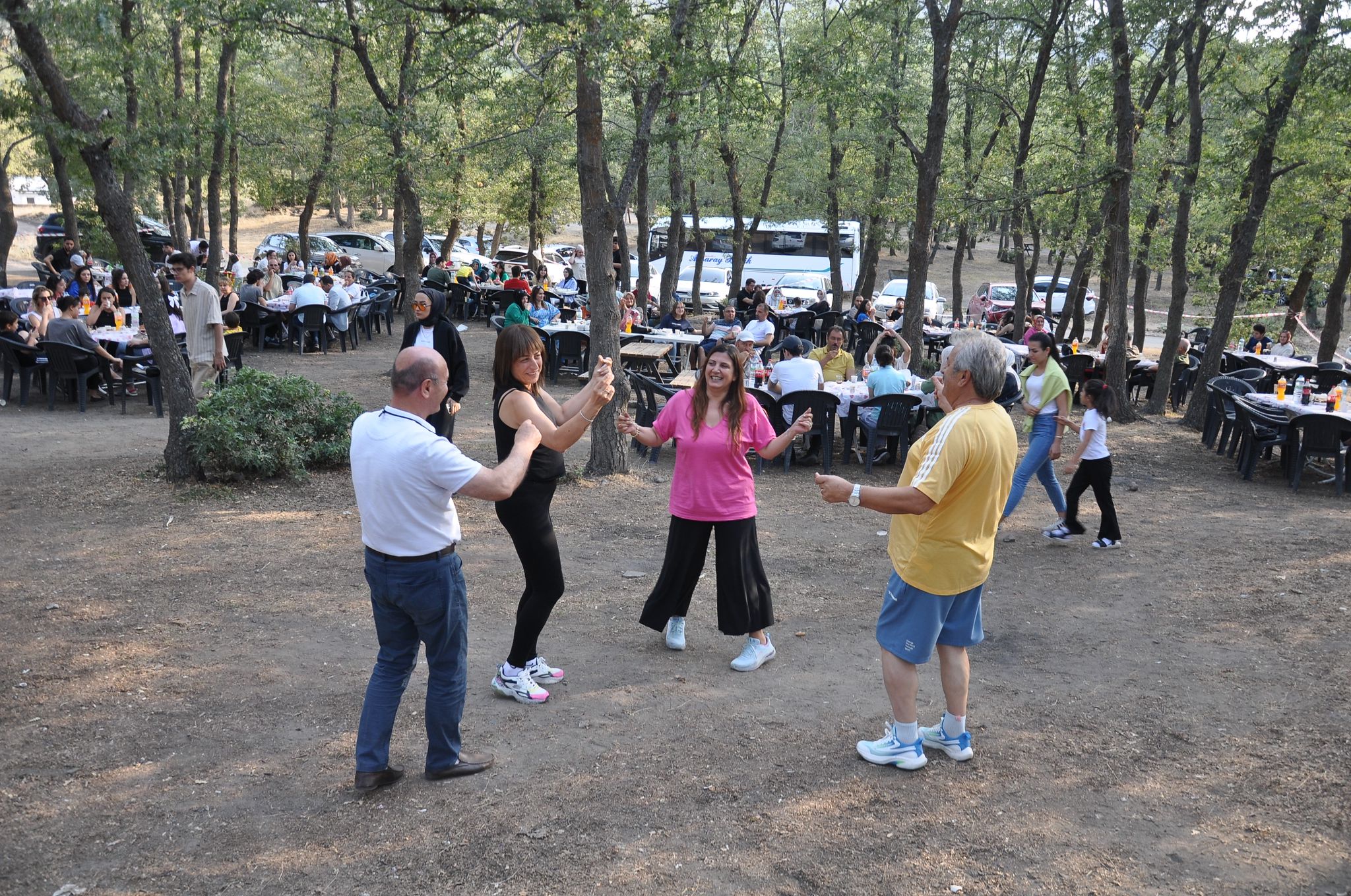 Aksaray’da Avukatlar; Adli tatile oynaya oynaya girdi!