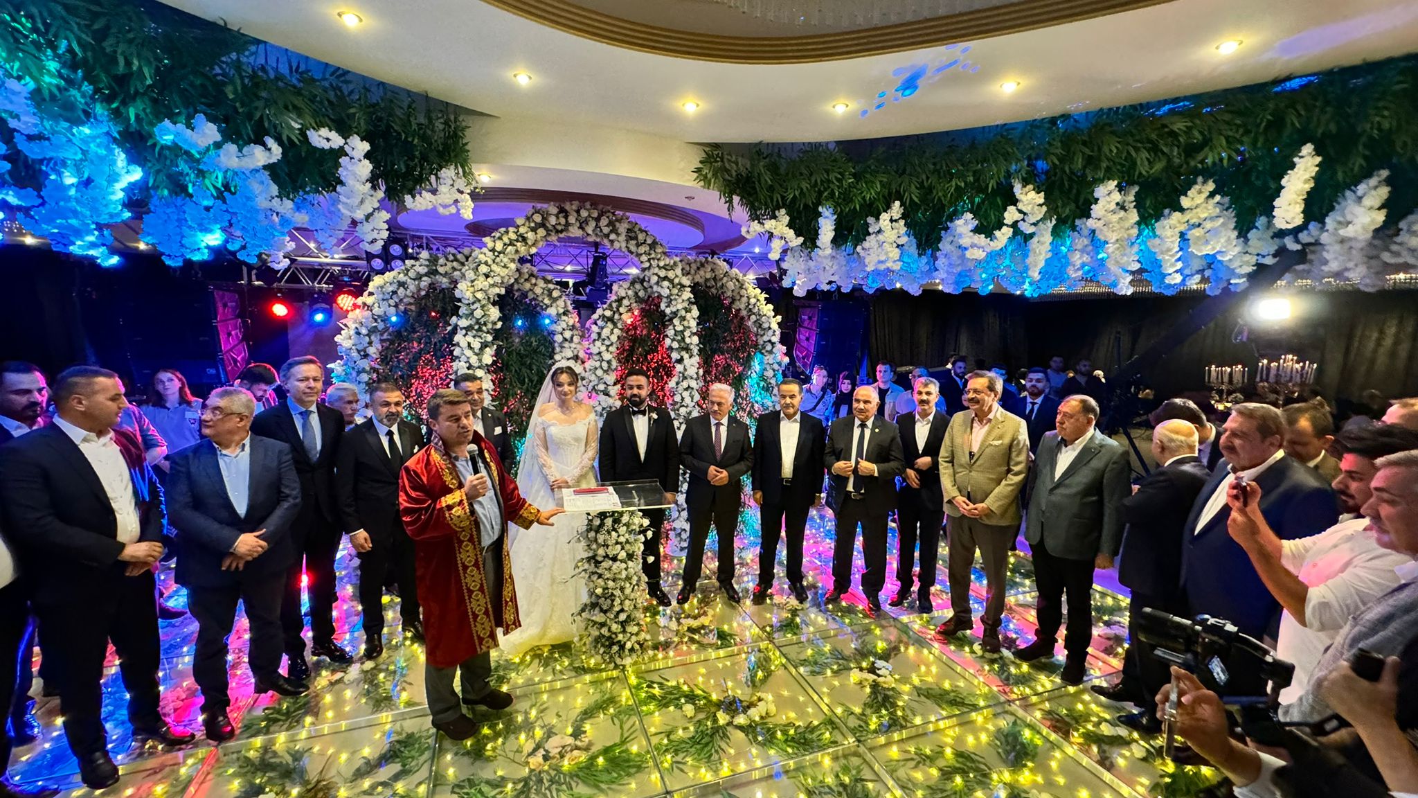 Aksaray’da Görkemli Düğün: Ticaret Odası Meclis Başkanı Fatih Tekin’in Oğlu Evlendi!