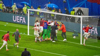 Almanya ev sahipliğinde düzenlenen Avrupa Futbol Şampiyonası’nda son 16 turu