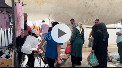 Aksaray’da etkili olan sağanak yağış, pazar pazarında alışveriş yapan vatandaşları