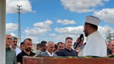 Vali Mehmet Ali Kumbuzoğlu, Sofular Mahallesi Muhtarı Samet Yeşildal’ın kızının