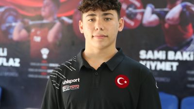 Milli formayı giyebilmek için katıldığı seçmelerde kolu kırılan Yiğithan Eroğlu,