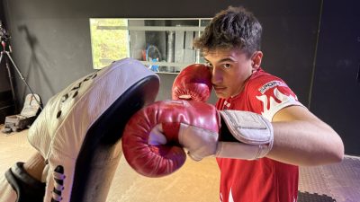 Kayseri'nin İncesu ilçesinde yaşayan 16 yaşındaki milli sporcu Ahmet Akay
