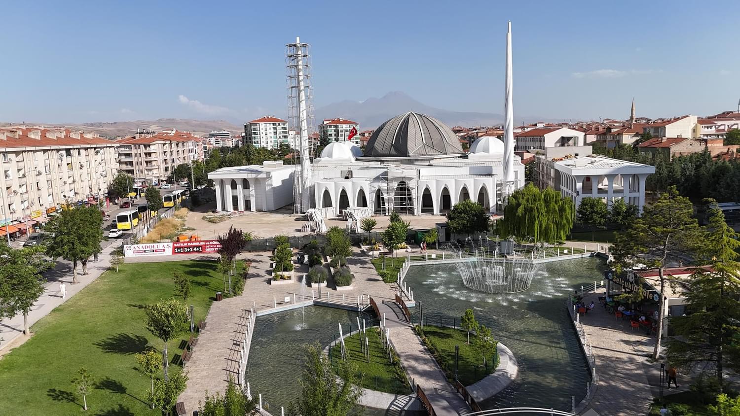 Aksaray’ın yeni ilim ve irfan merkezi: Selçuklu Külliyesi gün sayıyor!