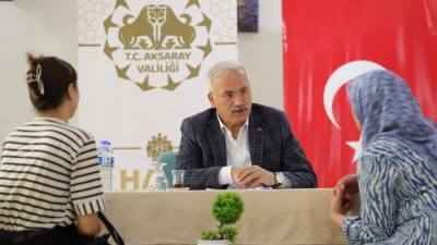 Vali Mehmet Ali Kumbuzoğlu, Aksaray'da düzenlenen Halk Günü'nde vatandaşlarla bir
