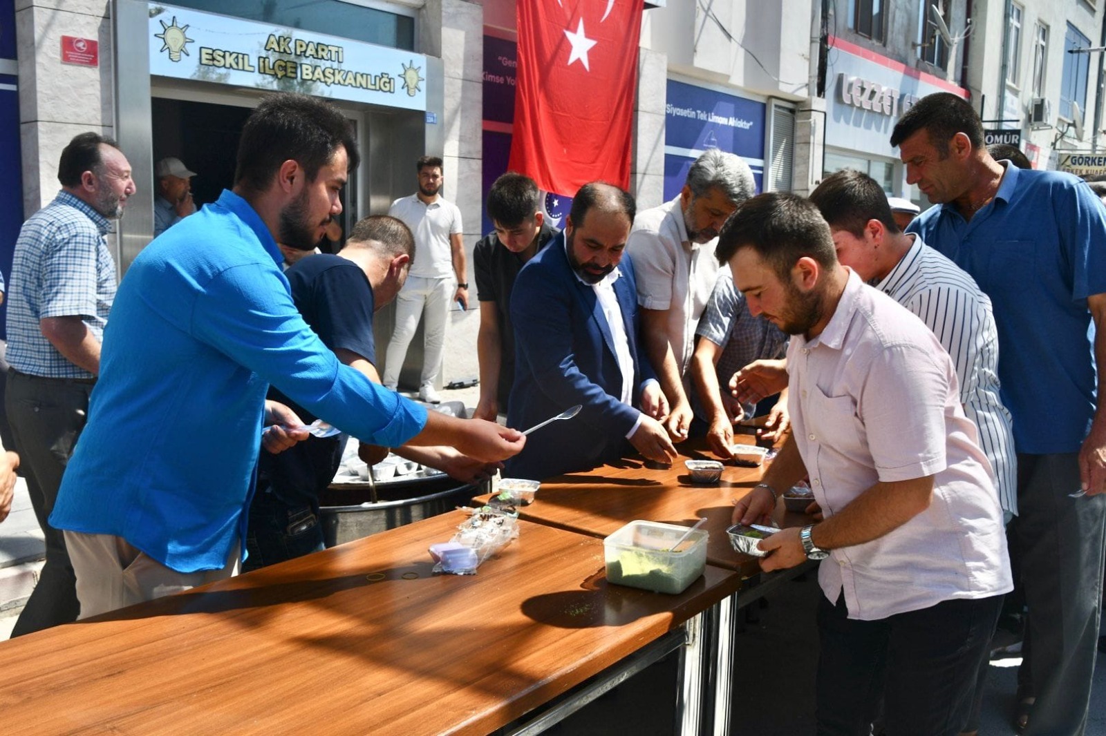 AK Parti Eskil İlçe Teşkilatı, Muharrem ayı vesilesiyle parti binasının