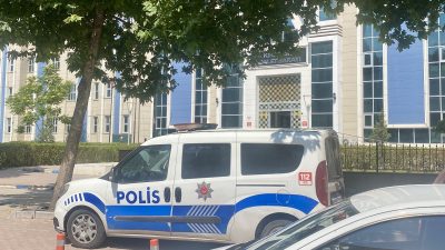 Kırşehir'de alacak verecek meselesinden çıkan silahlı kavgada bir kişiyi tabancayla