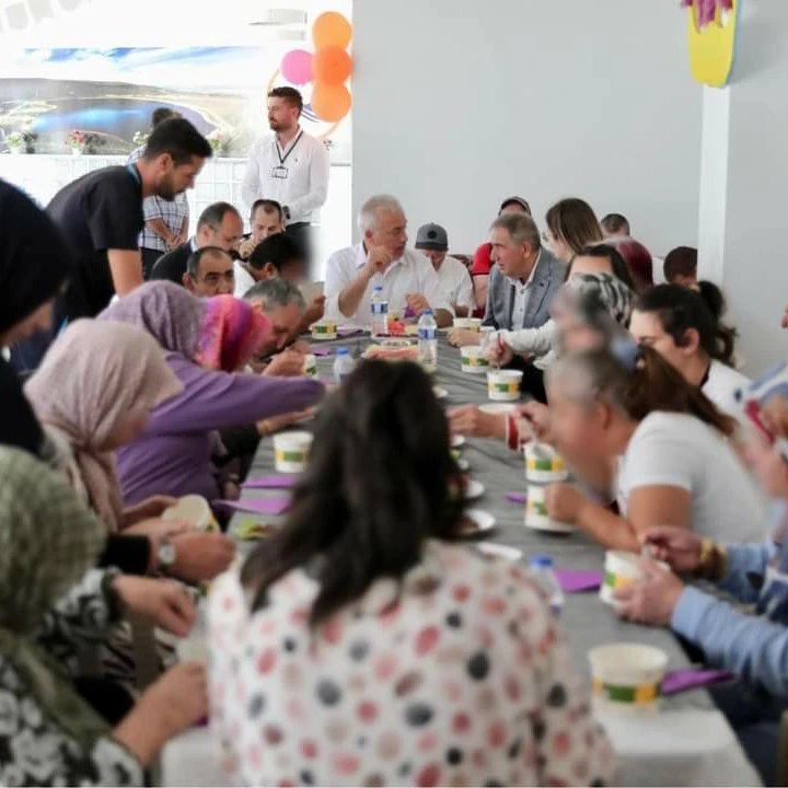 Aksaray Valisi Narlıgöl Bakım Merkezinde özel bireylerle buluştu!