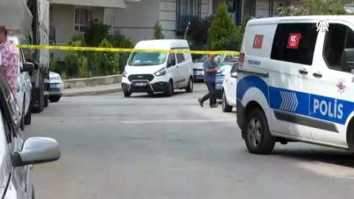 İddiaya göre, Bekir Ş. (35), Ekin Mahallesi 1604. Sokak'taki evlerinden