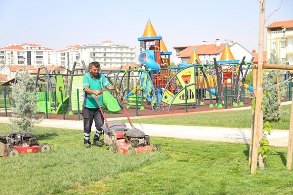 Aksaray Belediyesi ekipleri sahada; Zafer Milet Bahçesinde çalışmalar sürüyor
