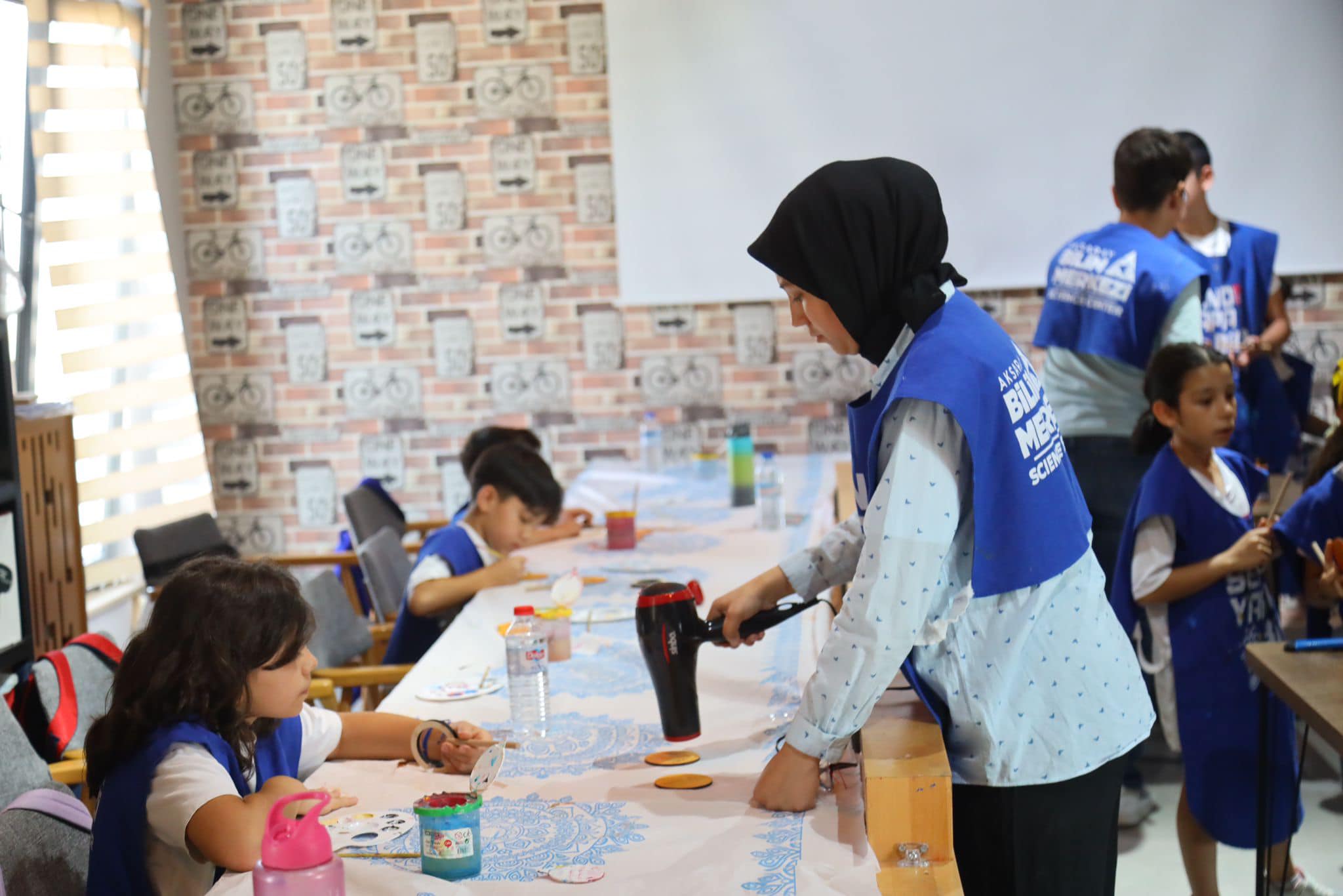 Aksaray’da Bilim Merkezi Çılgınlığı: Çocuklar Geleceğe Hazırlanıyor!