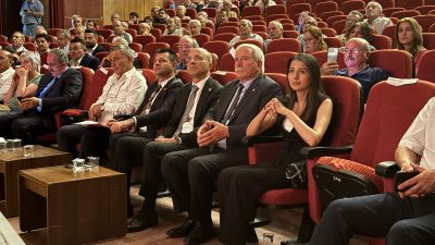 Cumhuriyet Halk Partisi Aksaray temsilcileri, şehir içerisindeki çalışmalarının yanı sıra