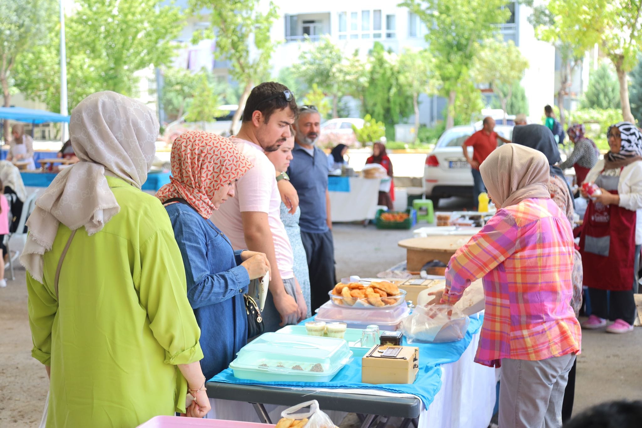 Hanımeli pazarı yoğun ilgi görüyor